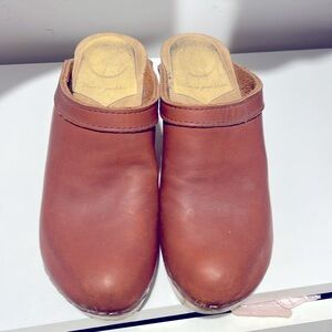 NO. 6 Brown leather classic mule/clog heel
